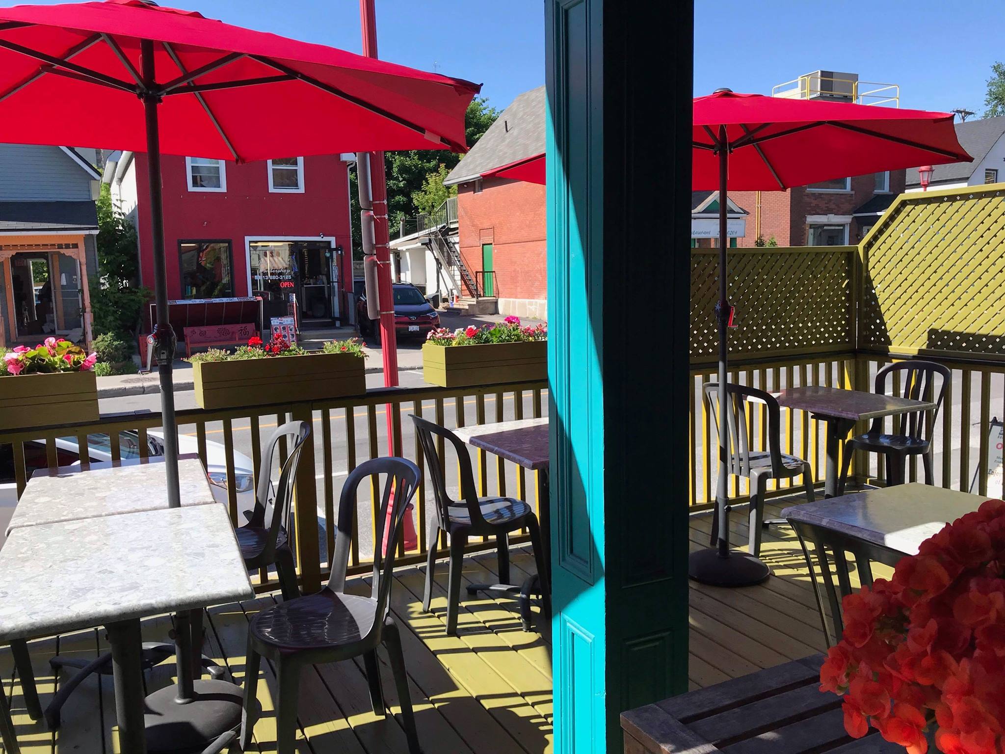 The patio on Somerset St W